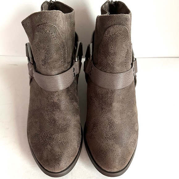 NOT RATED FINCH BOHO RODEO DISTRESSED SLOUCHY HARNESS ANKLE BOOTIE IN TAUPE Sz10 - Picture 2 of 14